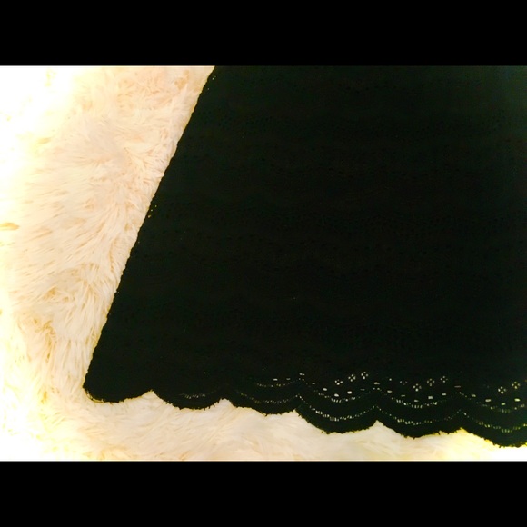 Little Black Lace Off the Shoulder Dress - Picture 4 of 4